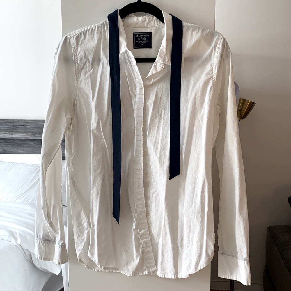 White button down AF collared shirt with tie